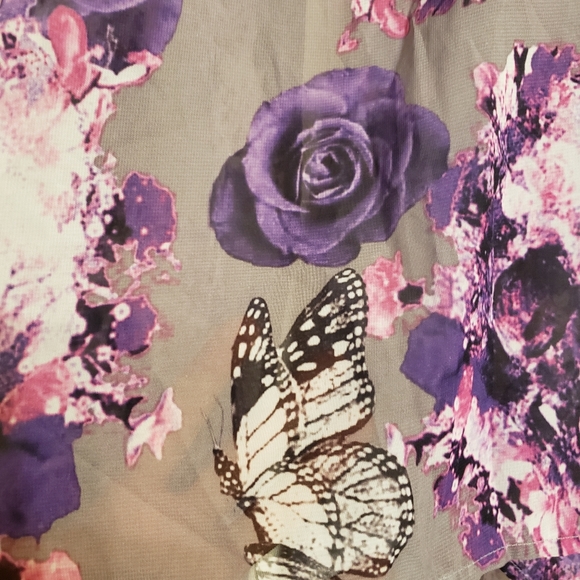 NWOTFloral Skull Top - Picture 3 of 7